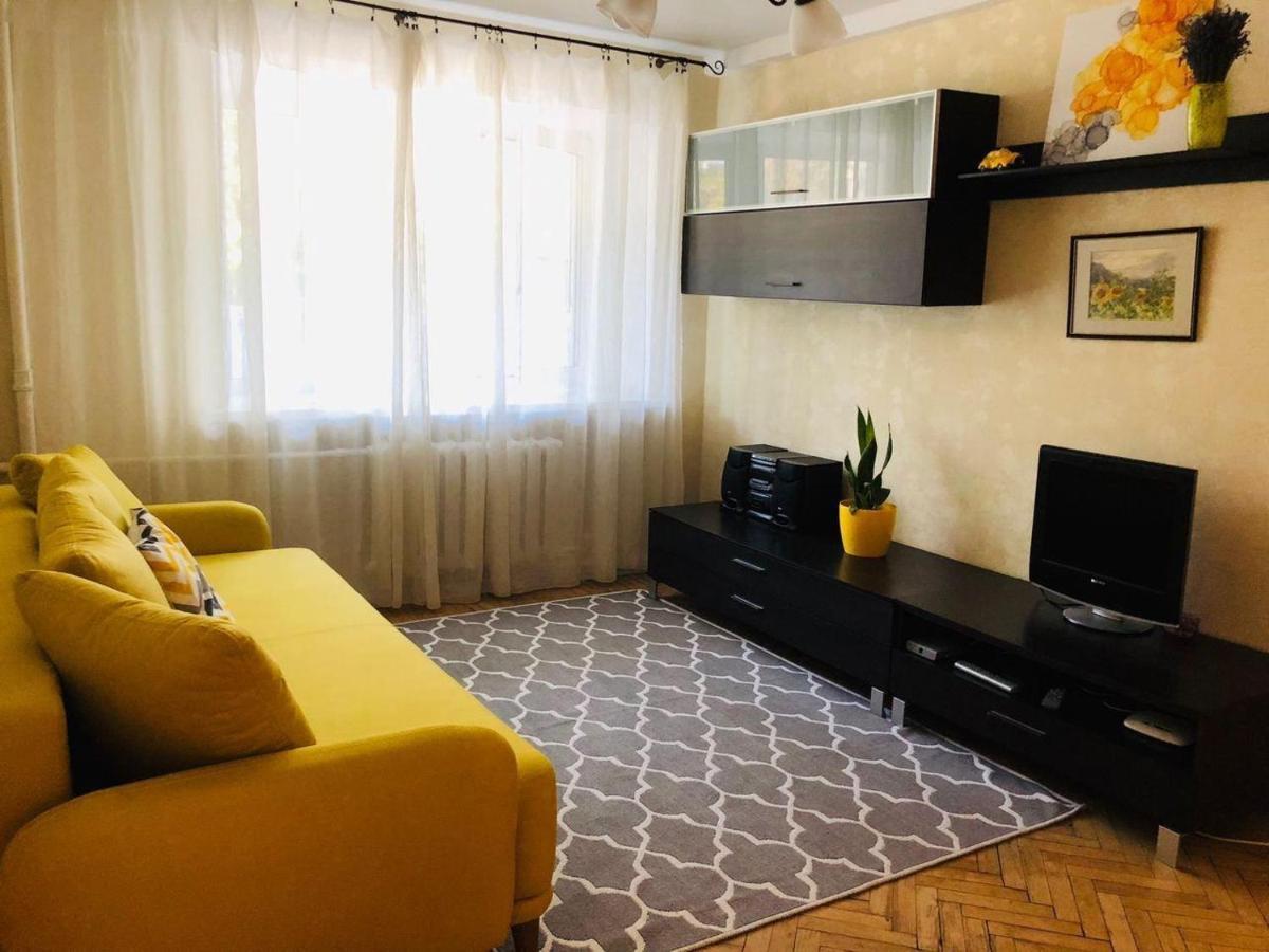 Sunflower Apartment Near Kiev Airport & Railway Station & Center City! Exterior foto