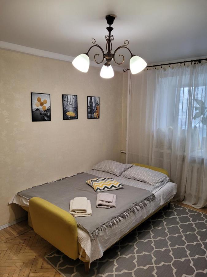 Sunflower Apartment Near Kiev Airport & Railway Station & Center City! Exterior foto