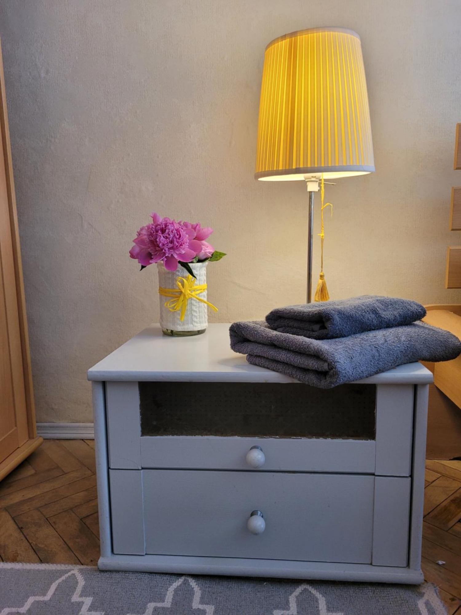 Sunflower Apartment Near Kiev Airport & Railway Station & Center City! Exterior foto
